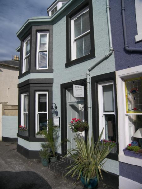 Отель ByTheSea Guest House  Эйр